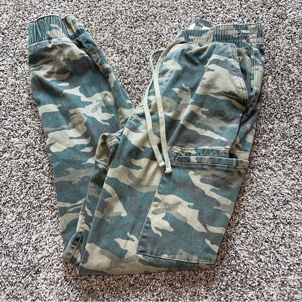 Hollister Cargo Camo Joggers